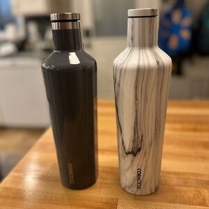 Set of (2) 25 ounce Corkcicle insulated drink tumblers: dark gray/Snowdrift wood